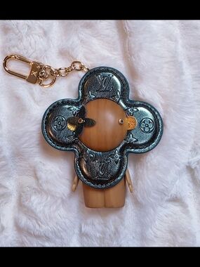 Metallic Dark Green Flower Vivi Key & Card Holder with Gold Hardware